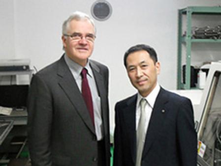 rom left to right: Professor Michael Keniger and President Tetsuro Nishimura