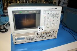 Tektronix CSA 8000 Communication Analyzer With Modules